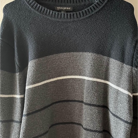 Banana Republic Sweater - Picture 2 of 3